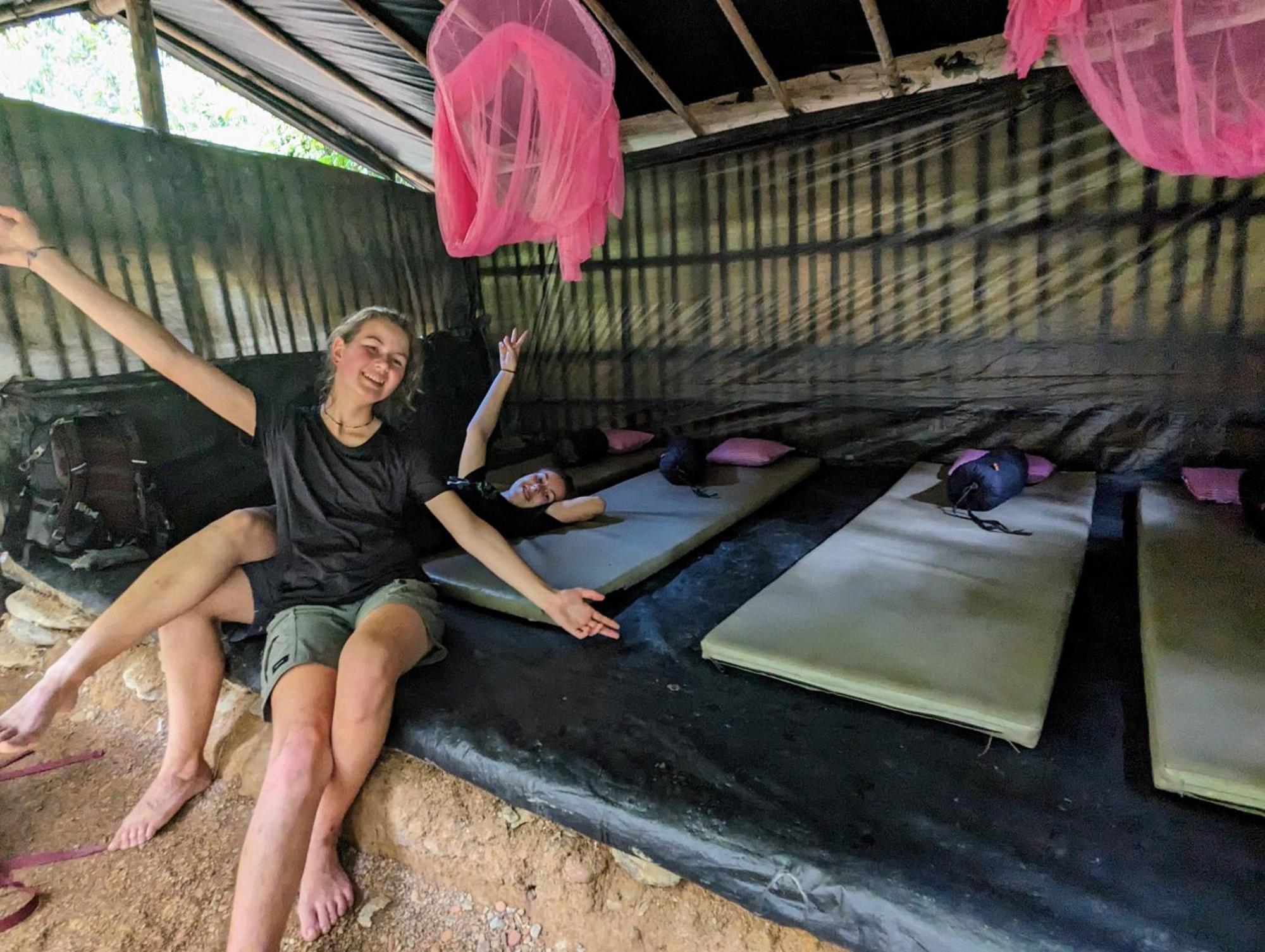 Thejungleguide - Lodges & Treks Букит Лаванг Екстериор снимка